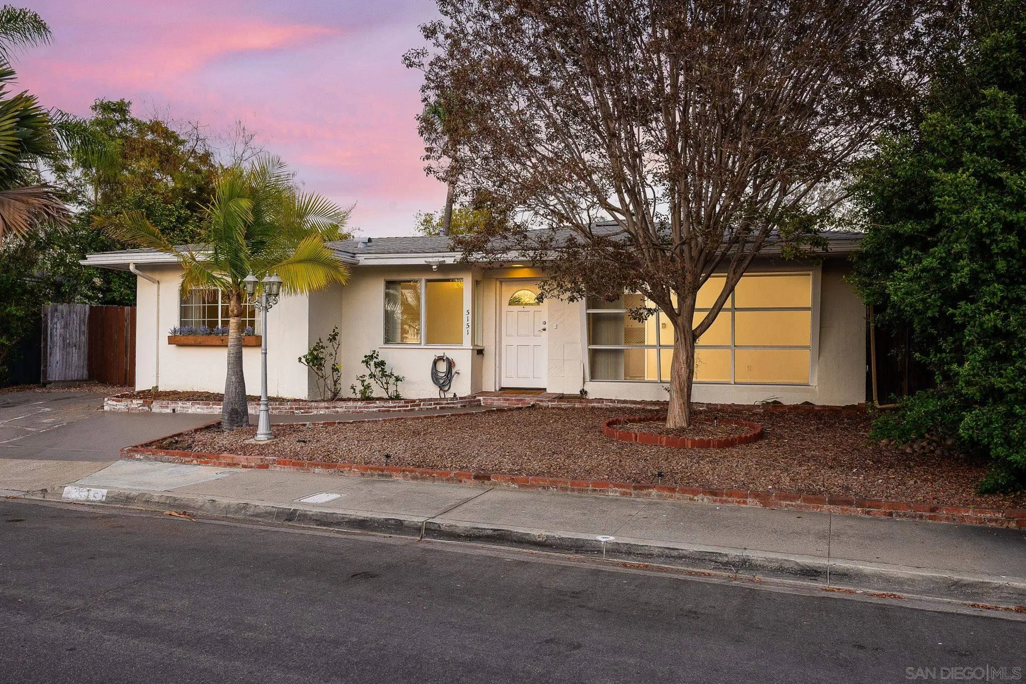 https://cdn.realtyfeed.com/cdn/127/260019306/d90053e0aedacaff9243c510960949d5.webp