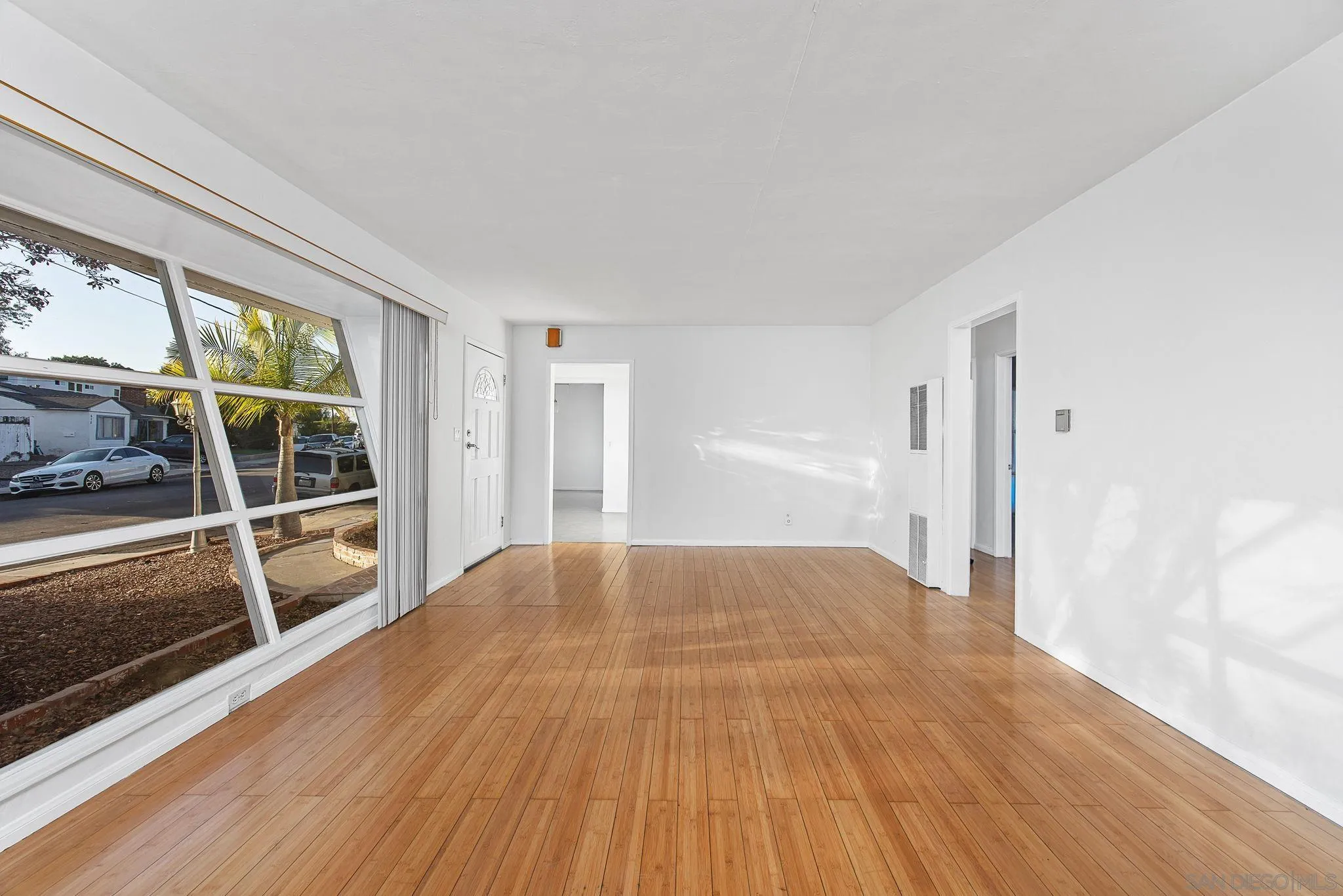 https://cdn.realtyfeed.com/cdn/127/260019306/f5ddc622df6638f9559d505c1eb5e304.webp