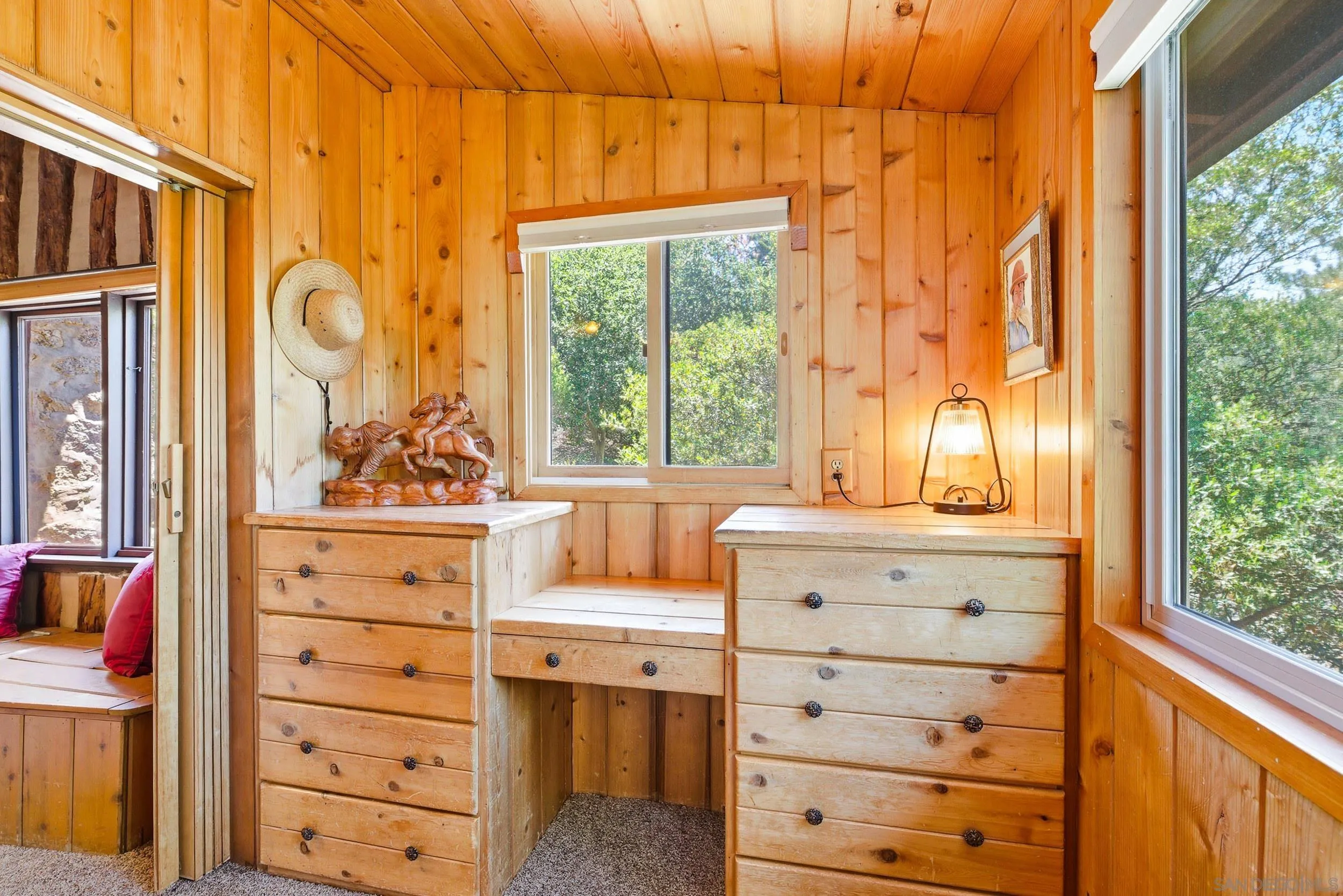 https://cdn.realtyfeed.com/cdn/127/260019307/1262e890f6001b399023e25a98f26a1f.webp