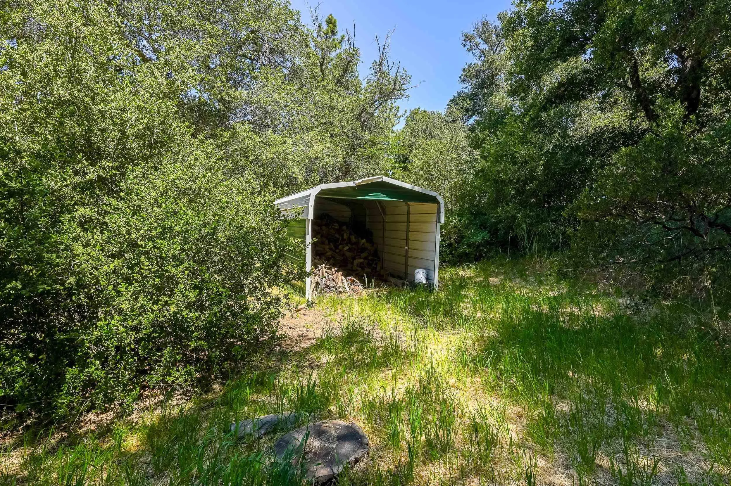 https://cdn.realtyfeed.com/cdn/127/260019307/6856188afbe812c802e26b54cef10ad8.webp
