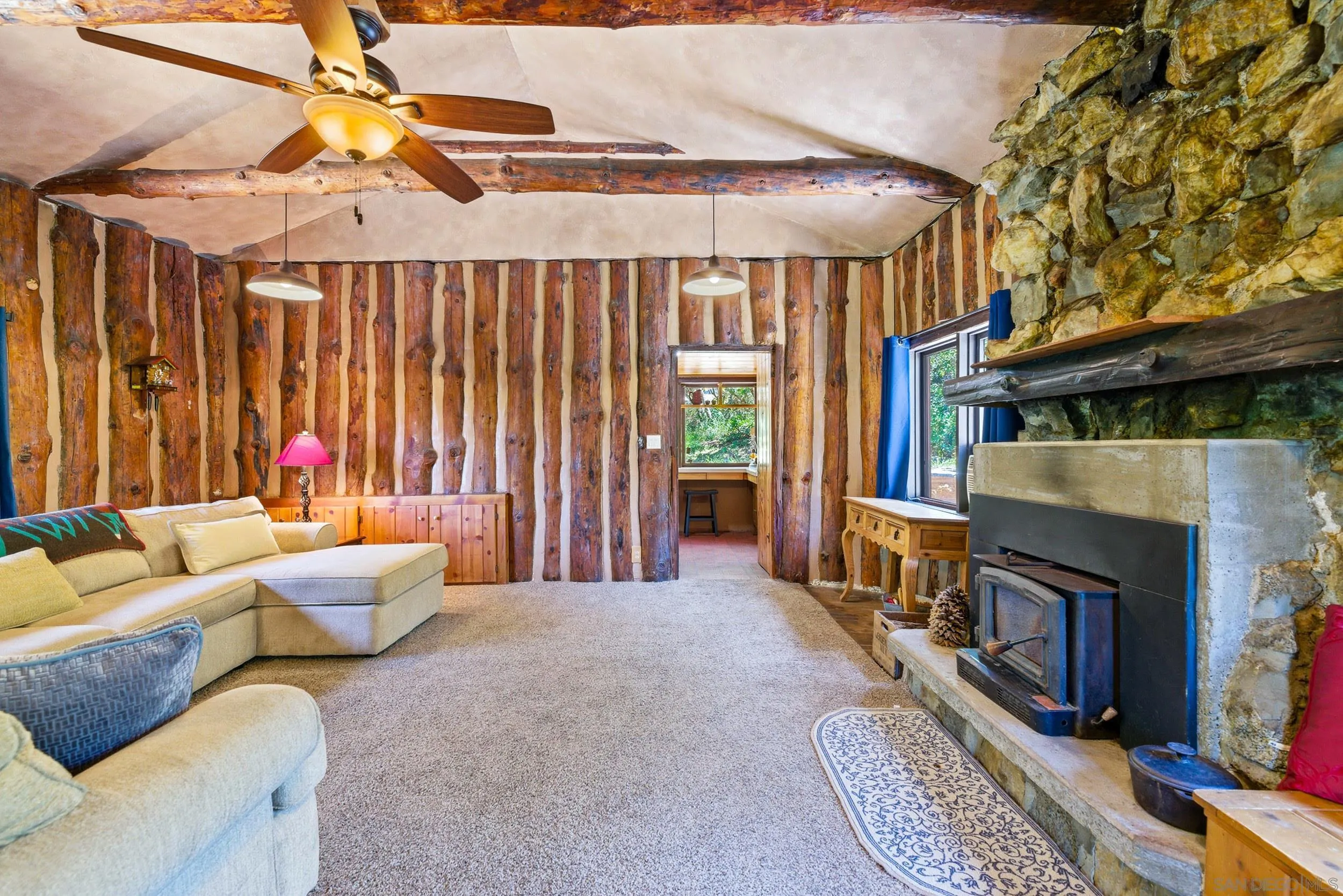 https://cdn.realtyfeed.com/cdn/127/260019307/864f4a430a37434b9eb3d4de5a000d41.webp