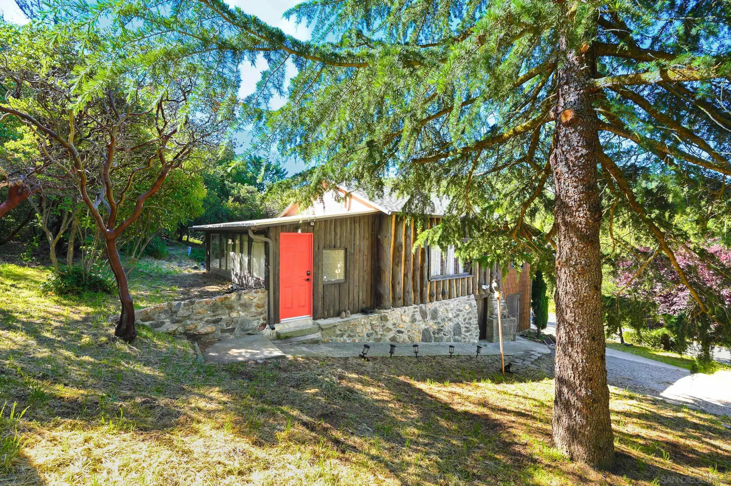 https://cdn.realtyfeed.com/cdn/127/260019307/92e745436f0afc68cf0057192e501d33.webp