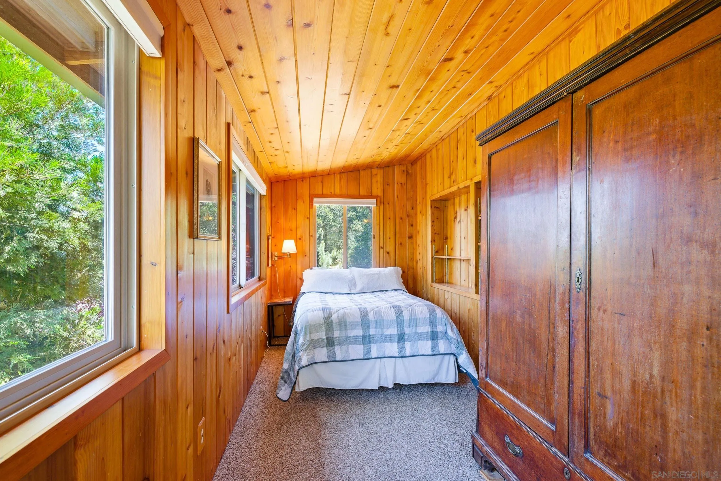 https://cdn.realtyfeed.com/cdn/127/260019307/ec914c80d9c002d5fee8d4c96ca615db.webp