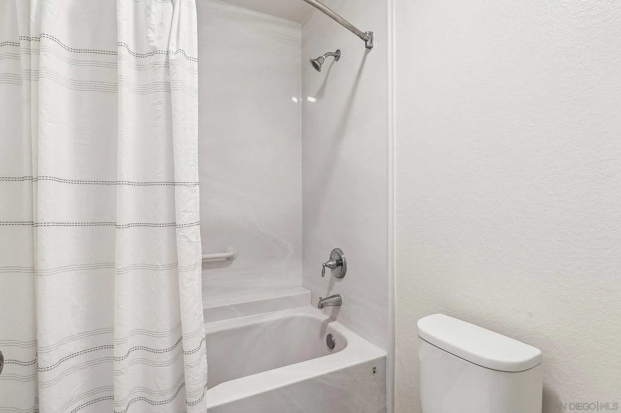 Photo #17: 260019308 Listing: Photo #17