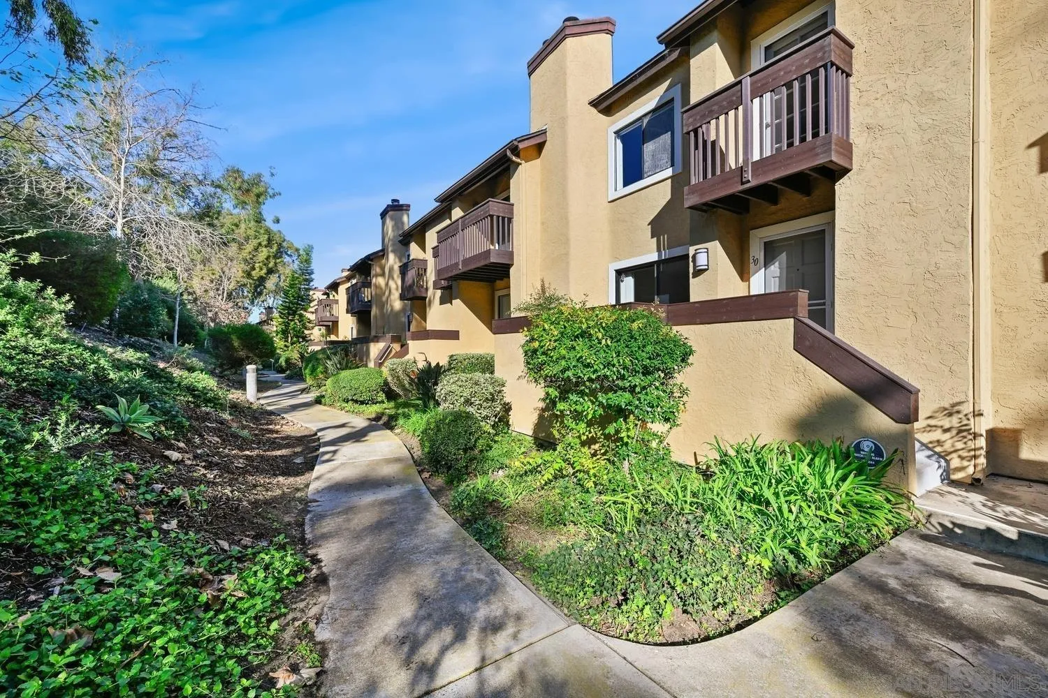 Photo #3: 260019308 Listing: Photo #3