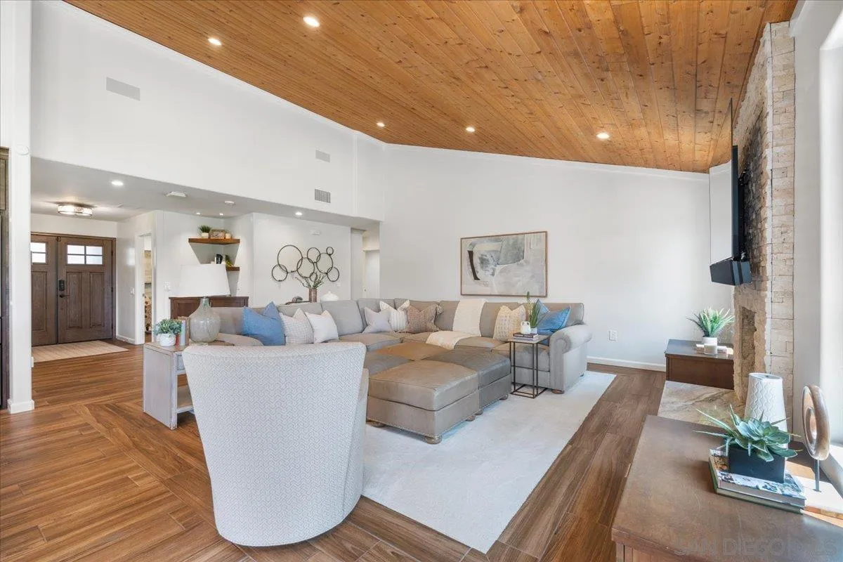 https://cdn.realtyfeed.com/cdn/127/260019310/1e4b0d35e457f5754268dbe0aa545de2.webp
