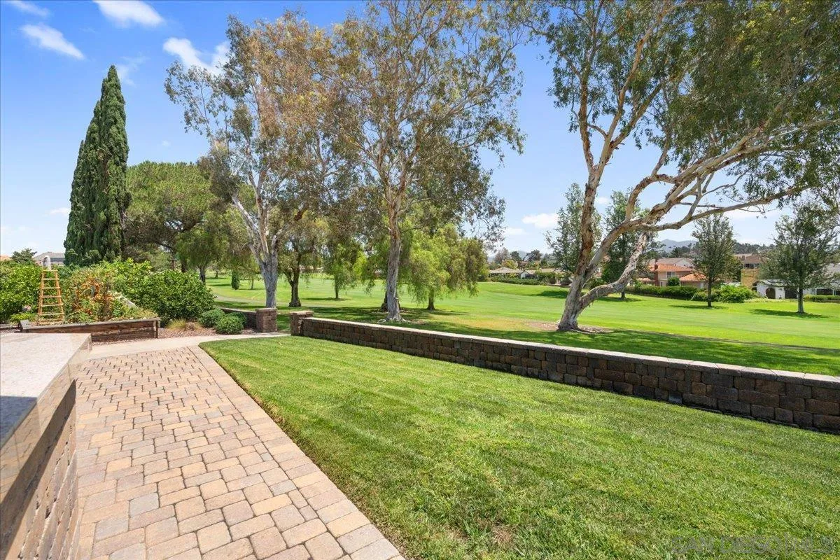 https://cdn.realtyfeed.com/cdn/127/260019310/3ab149698673a830e42f5d421809152a.webp