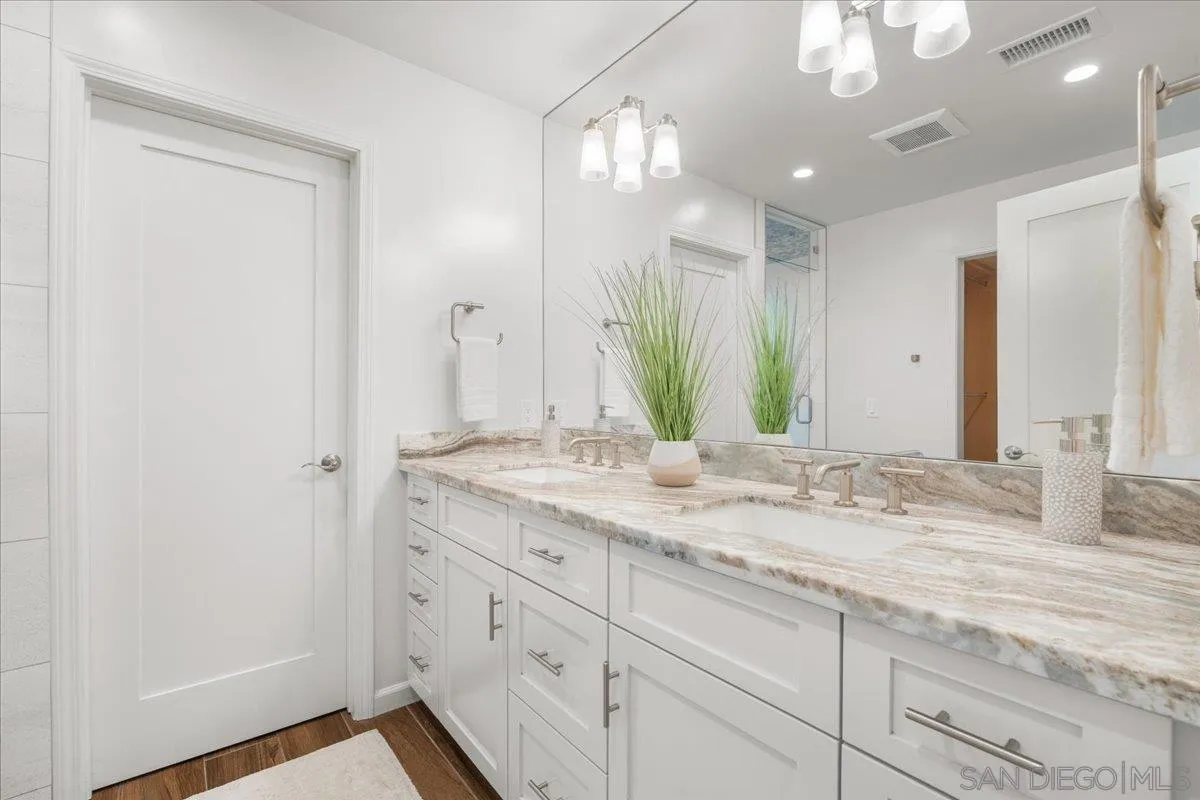 https://cdn.realtyfeed.com/cdn/127/260019310/4a630f1cae8a5d68a2c4027e2a3d6787.webp