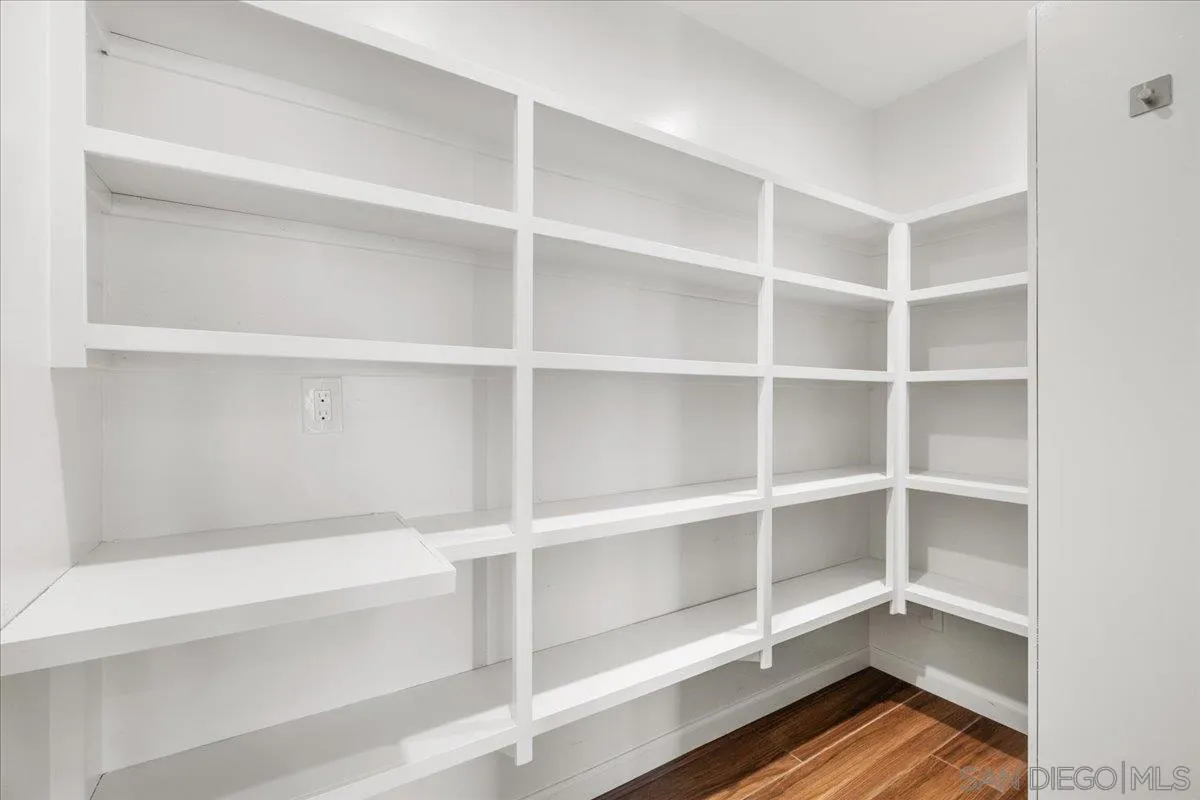 https://cdn.realtyfeed.com/cdn/127/260019310/536e1df8c4c59b931688427f6b49a712.webp