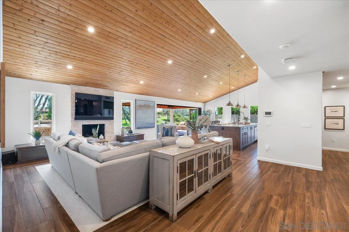 https://cdn.realtyfeed.com/cdn/127/260019310/9ee2334f91844ee8aade334648fc147f.webp