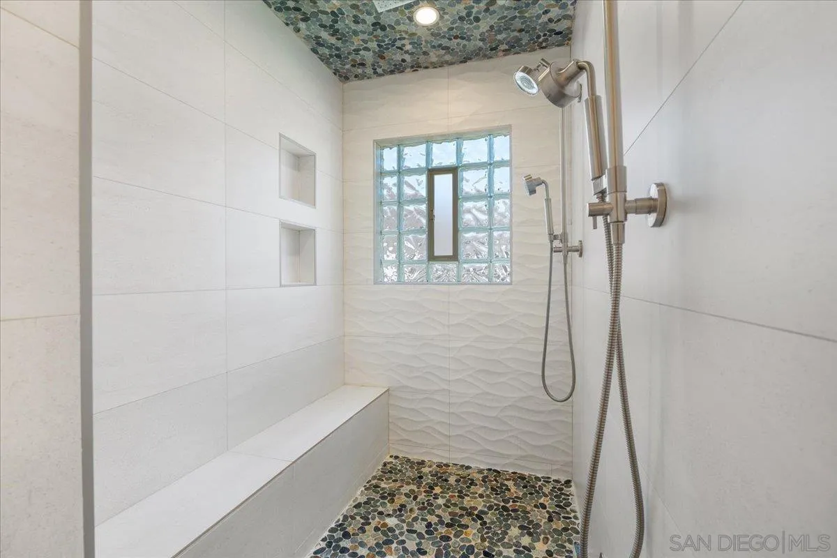 https://cdn.realtyfeed.com/cdn/127/260019310/a830d838b4b51e974dbed6e55dbc1193.webp