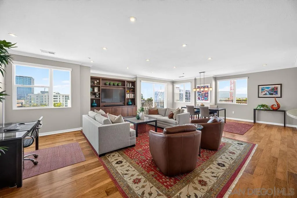 Photo #1: 260019313 Listing: Photo #1