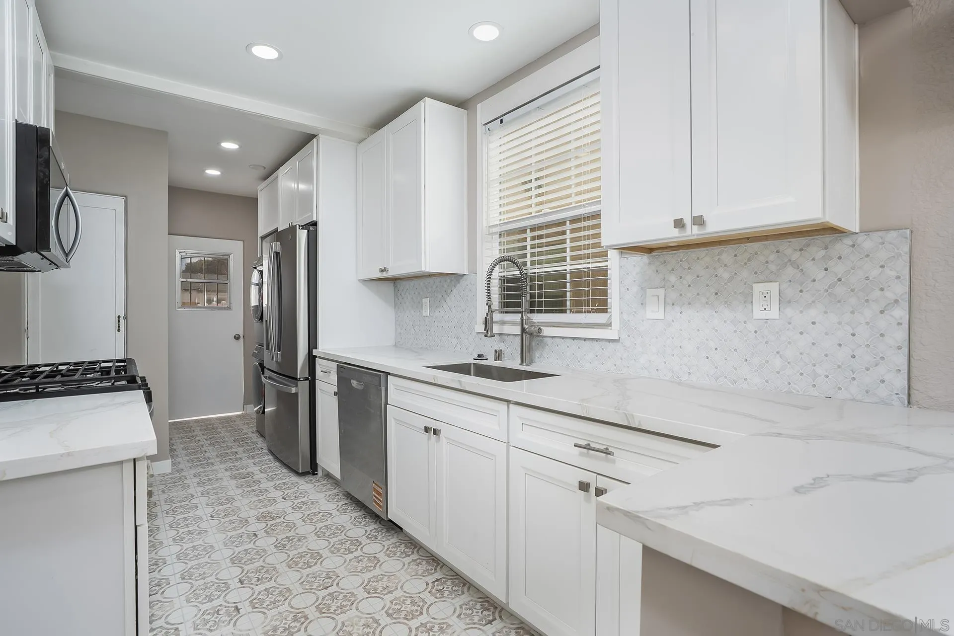 https://cdn.realtyfeed.com/cdn/127/260019316/104cf74d9f3ff72cef4897f9cf2b2df2.webp