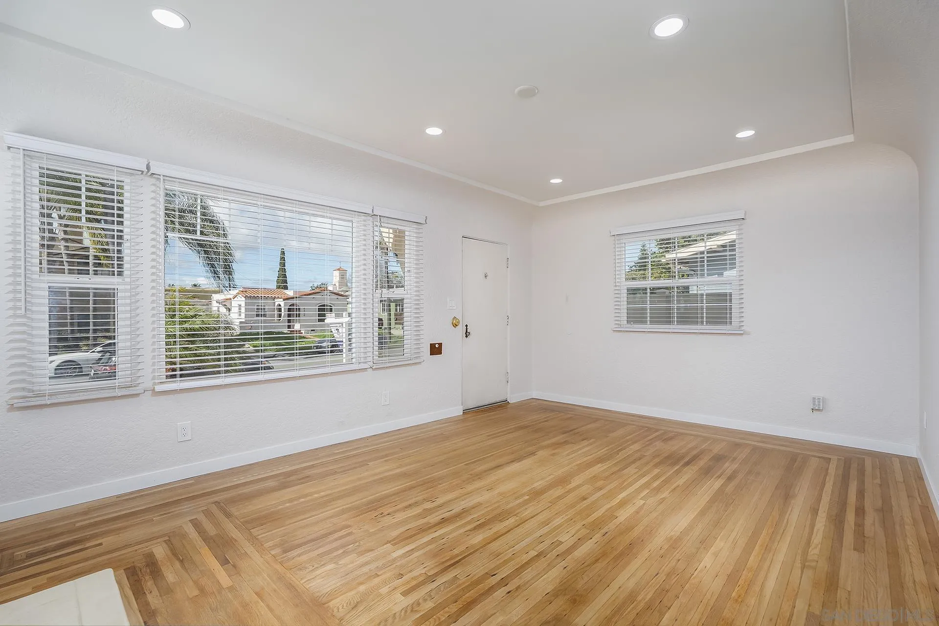 https://cdn.realtyfeed.com/cdn/127/260019316/47153dc814d5ae729fe39c0b45a7c3c9.webp