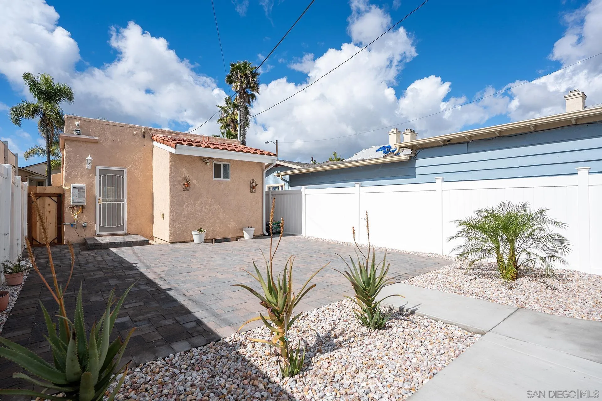 https://cdn.realtyfeed.com/cdn/127/260019316/5628695e41a8633bfa27fa7de3dabb9a.webp