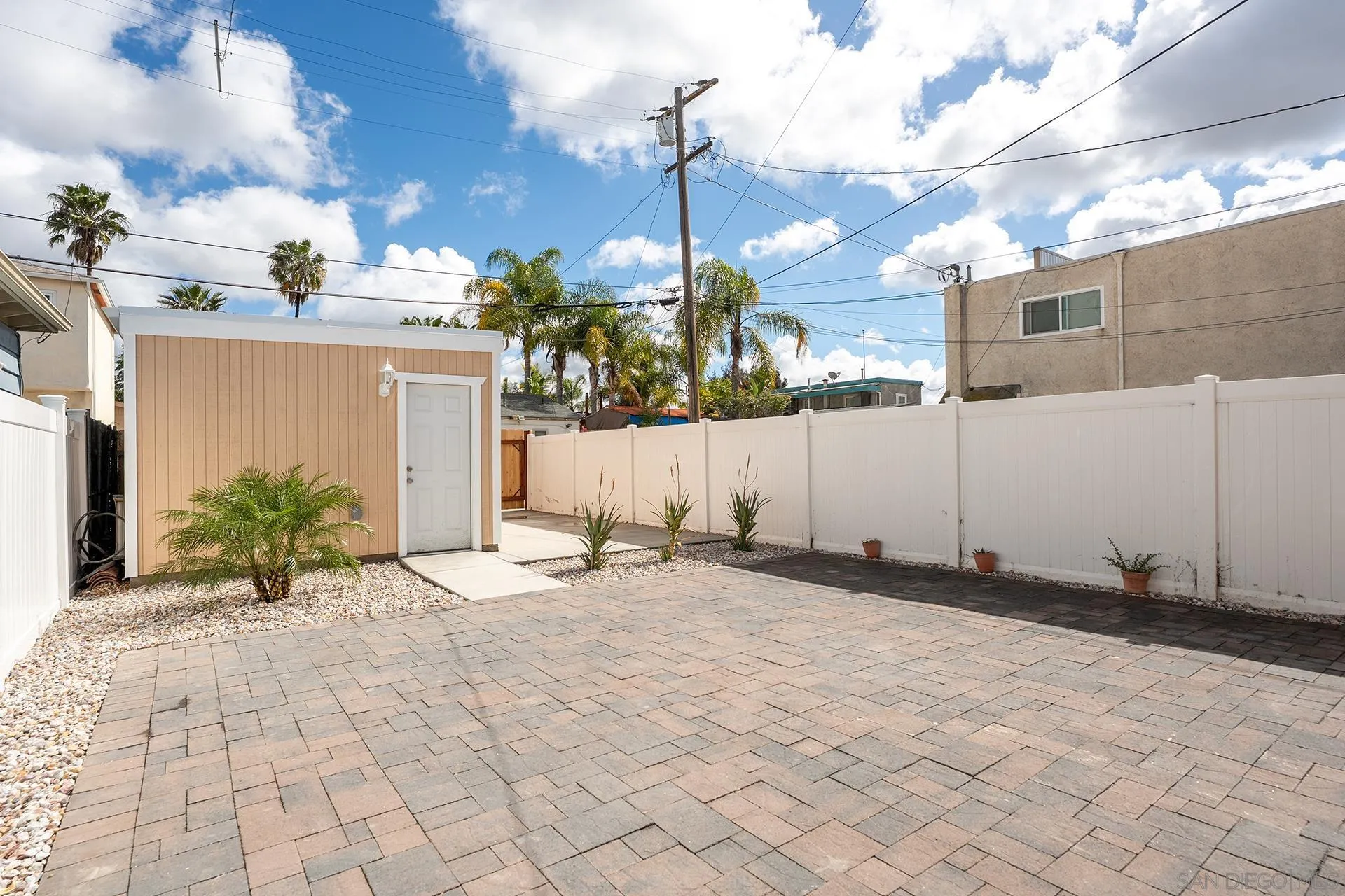 https://cdn.realtyfeed.com/cdn/127/260019316/808c94eadc0f8c5abce3ad0ff072d76b.webp
