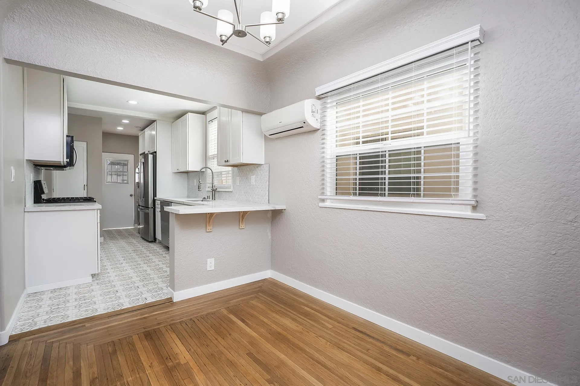 https://cdn.realtyfeed.com/cdn/127/260019316/b29e042e4a0ce4162d848b925dad67b1.webp