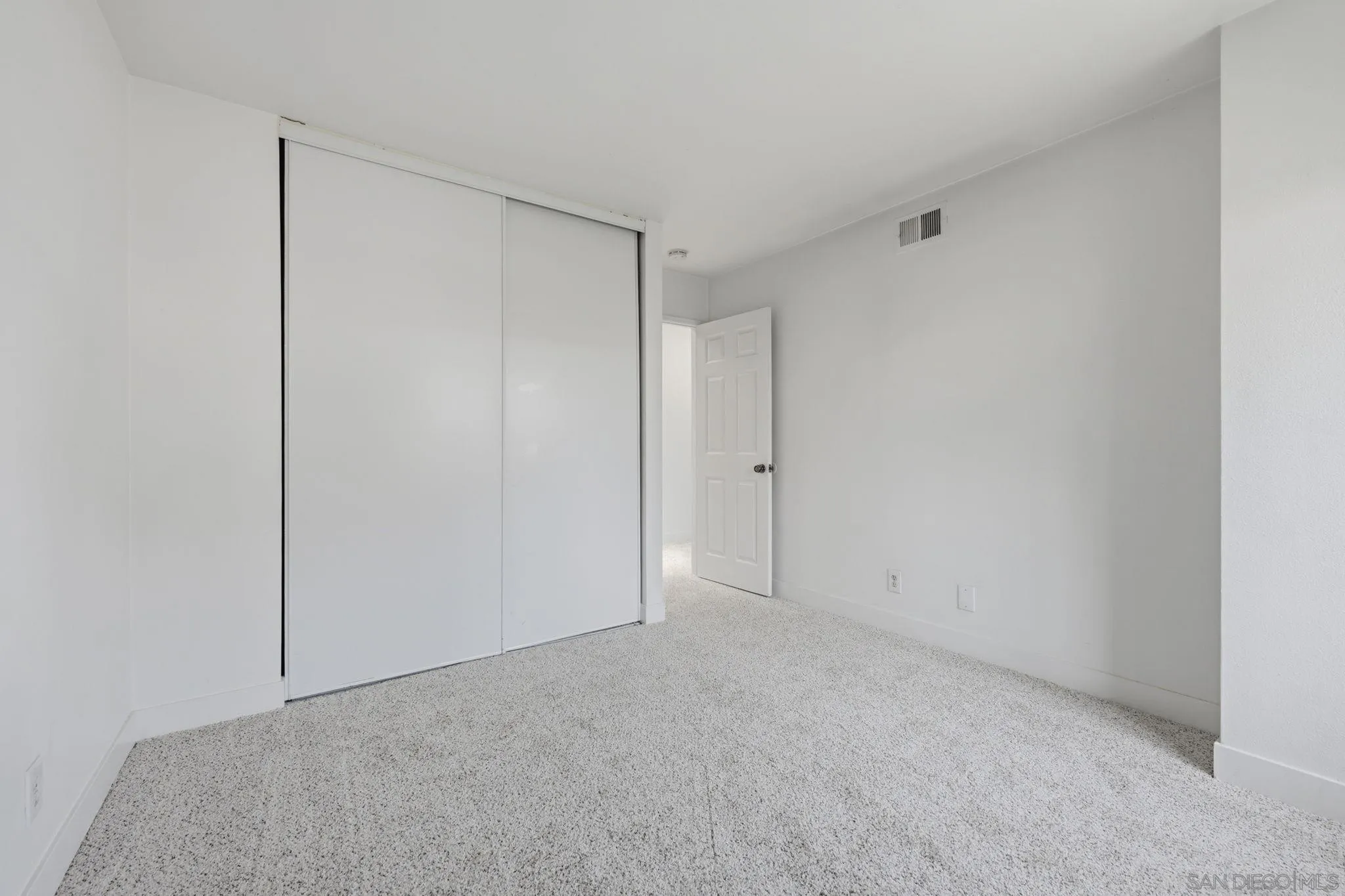 Photo #27: 260019317 Listing: Photo #27