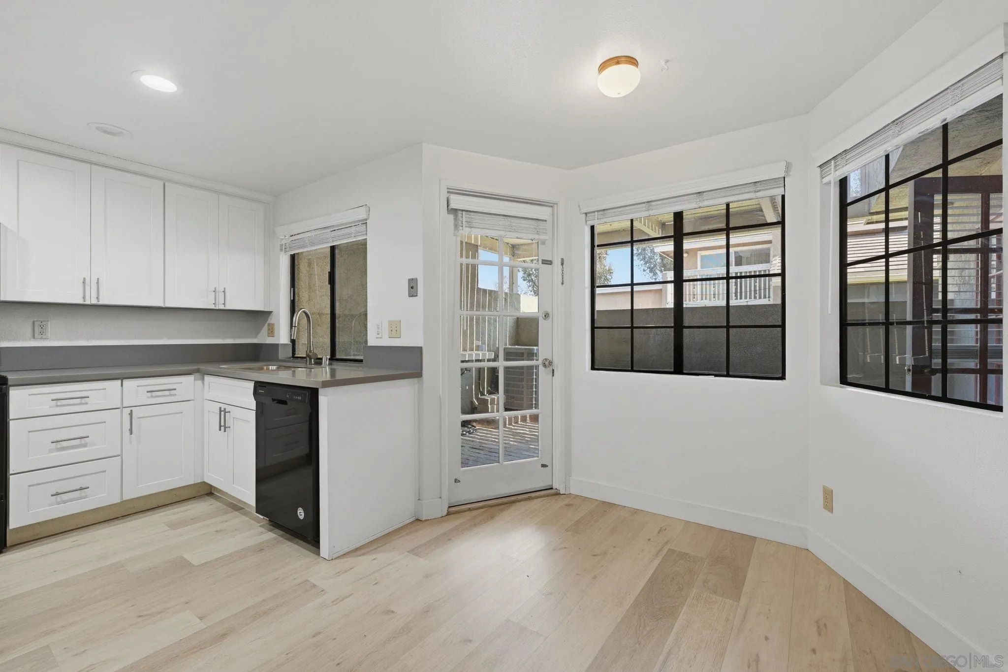 Photo #13: 260019317 Listing: Photo #13