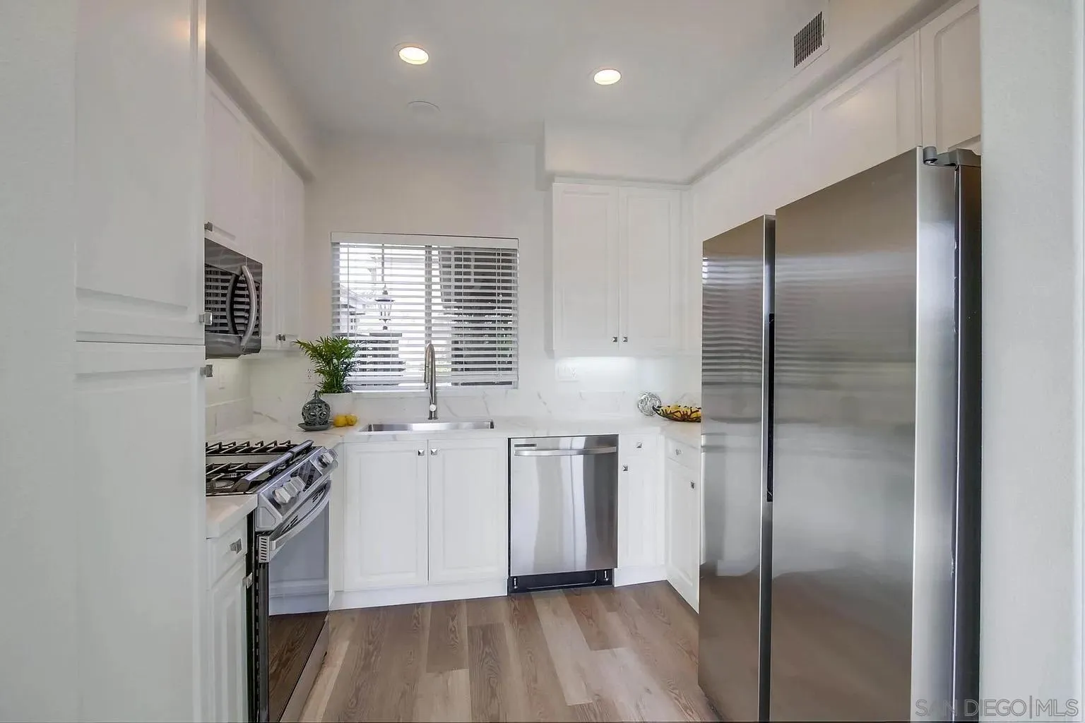 Photo #14: 260019318 Listing: Photo #14