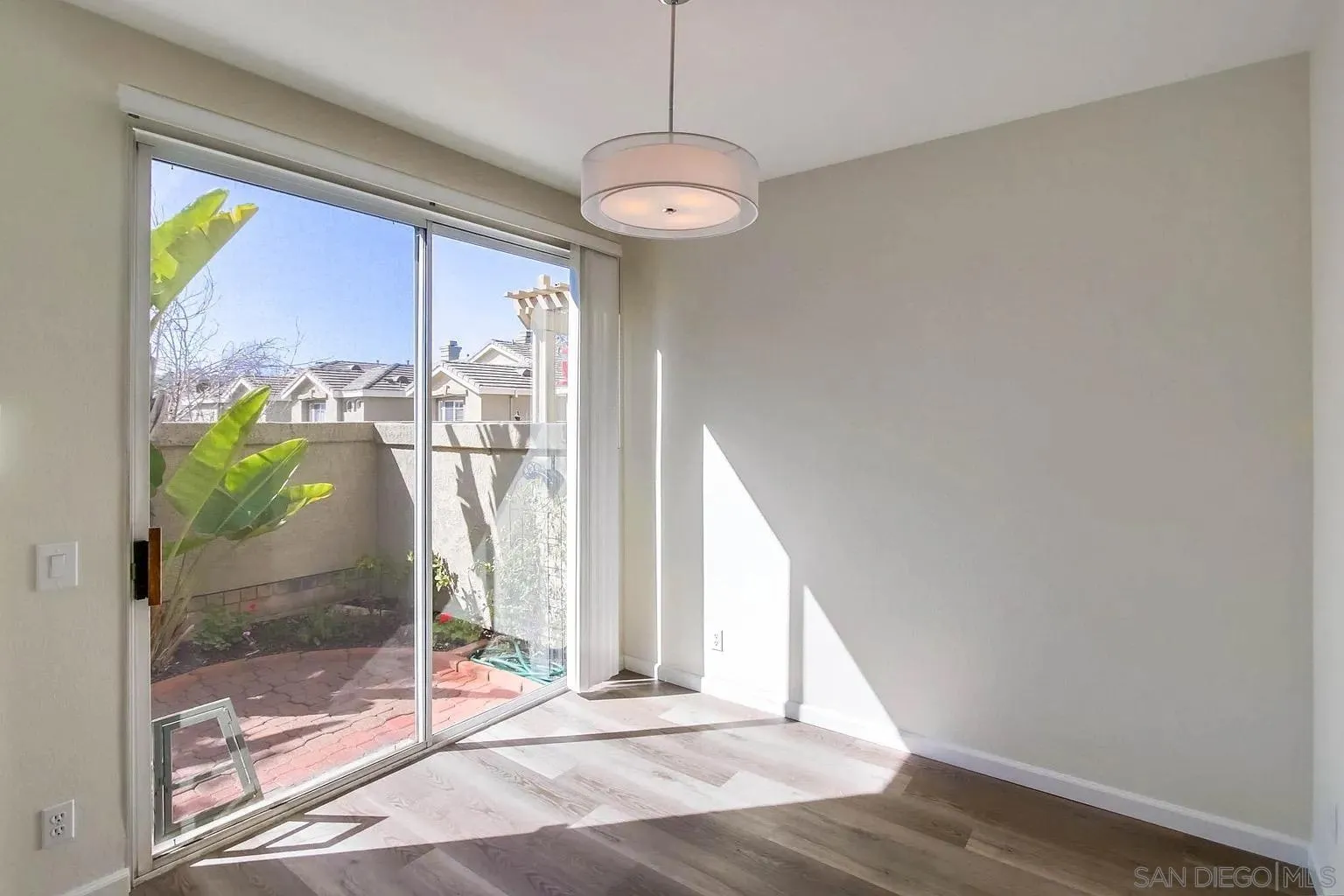 Photo #12: 260019318 Listing: Photo #12