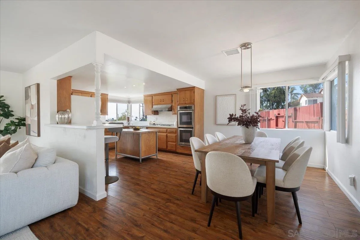 https://cdn.realtyfeed.com/cdn/127/260019321/5515afb3bfe98cca84c82461348bbb55.webp