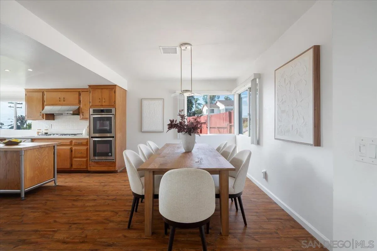 https://cdn.realtyfeed.com/cdn/127/260019321/5bbe2ec592ebba72205ac666b8d9c71b.webp