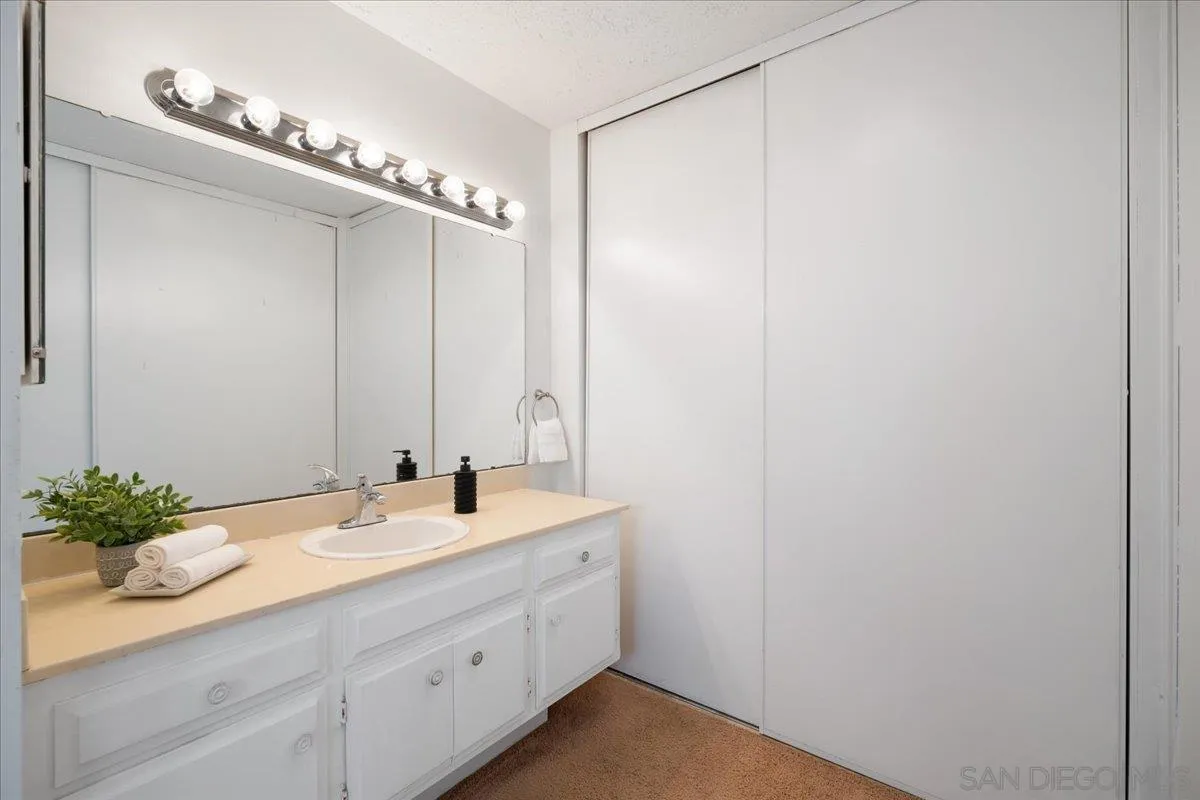 https://cdn.realtyfeed.com/cdn/127/260019321/70d4ec2d17aa7d2102d470960d38cf74.webp