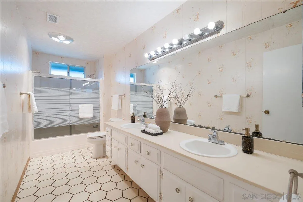 https://cdn.realtyfeed.com/cdn/127/260019321/a575b130b983b052127937994fe94521.webp
