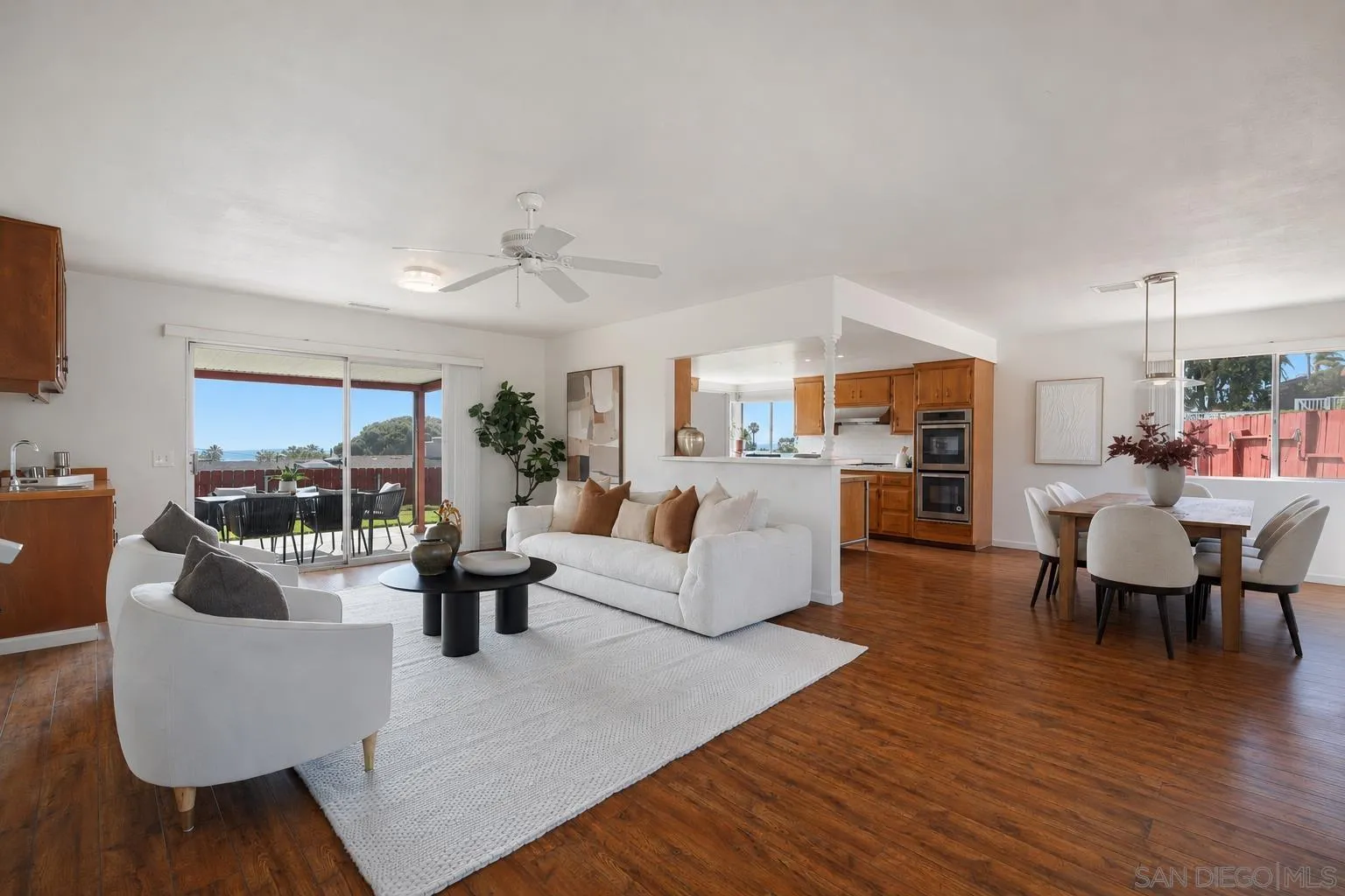 https://cdn.realtyfeed.com/cdn/127/260019321/a59216bb5bd7be354c455bd1de2ca9a6.webp