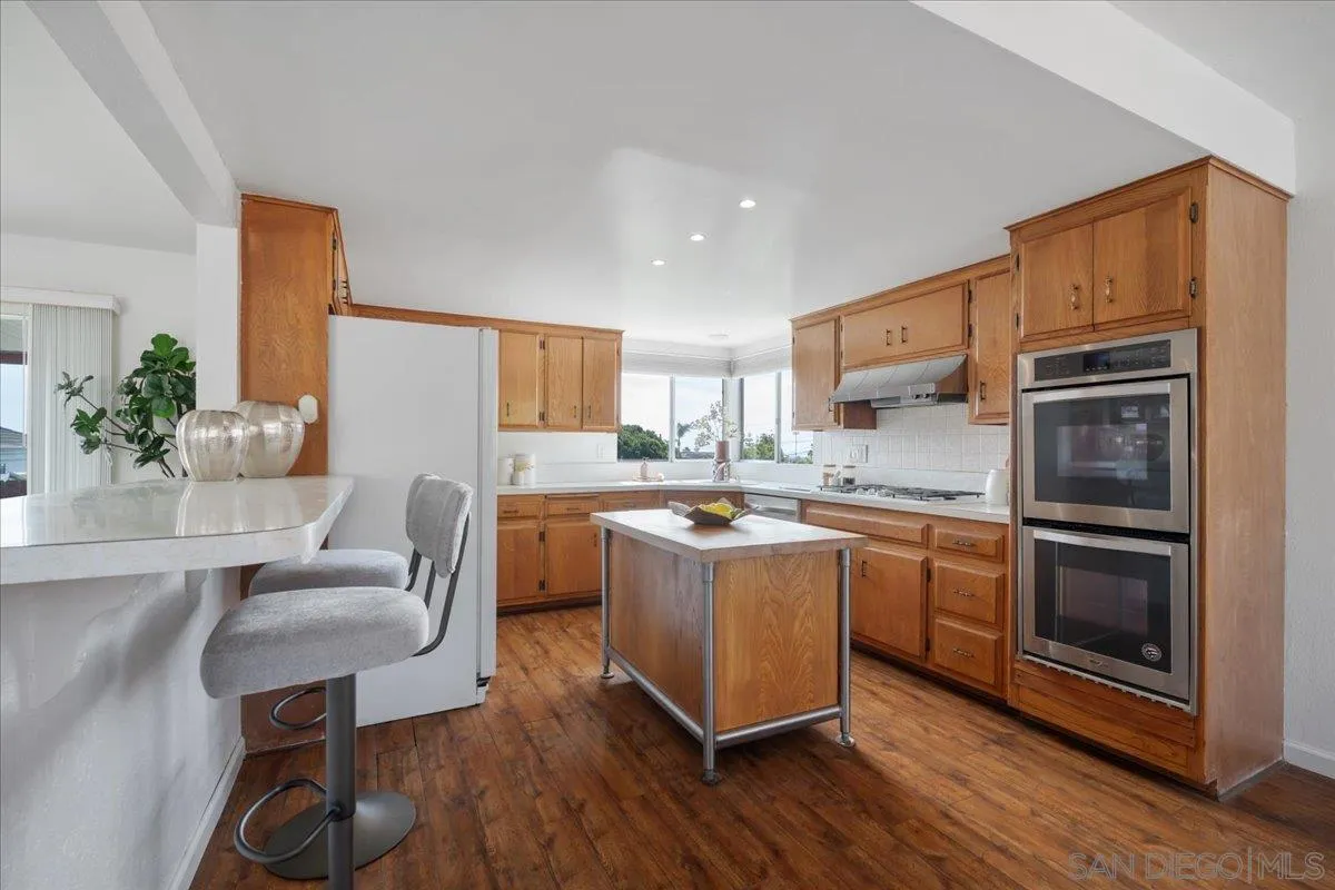 https://cdn.realtyfeed.com/cdn/127/260019321/d6248a5e7dea6c15757a6a30b83f8215.webp