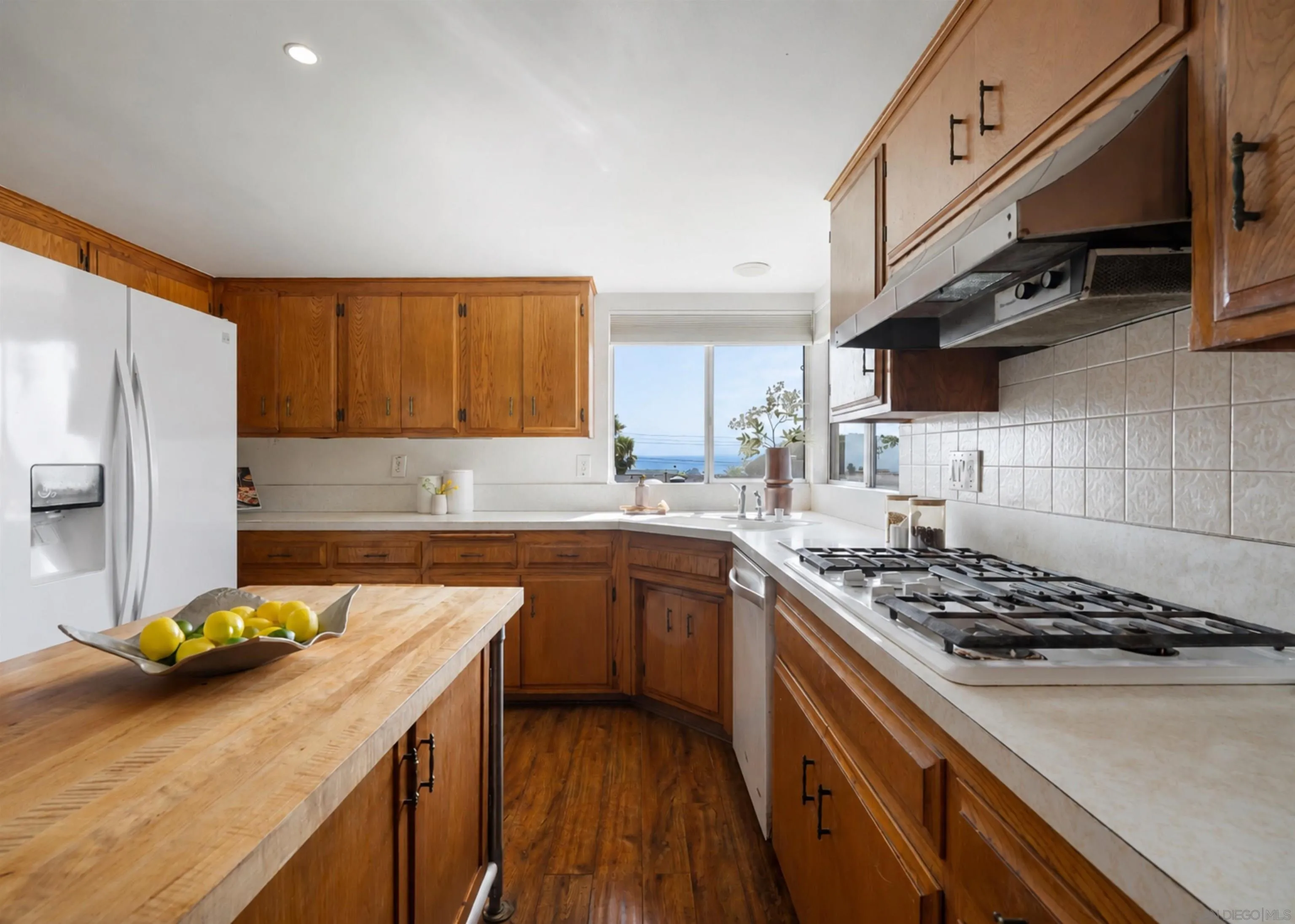 https://cdn.realtyfeed.com/cdn/127/260019321/f60cf4081b1b99ecde9401580c1b7ff6.webp