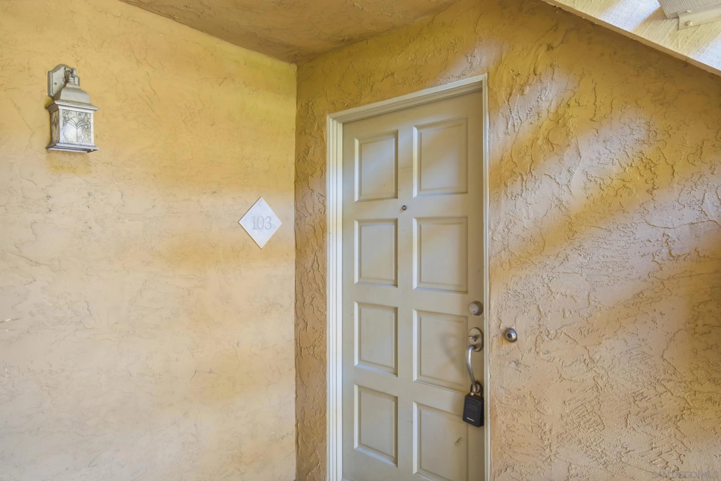 Photo #2: 260019323 Listing: Photo #2