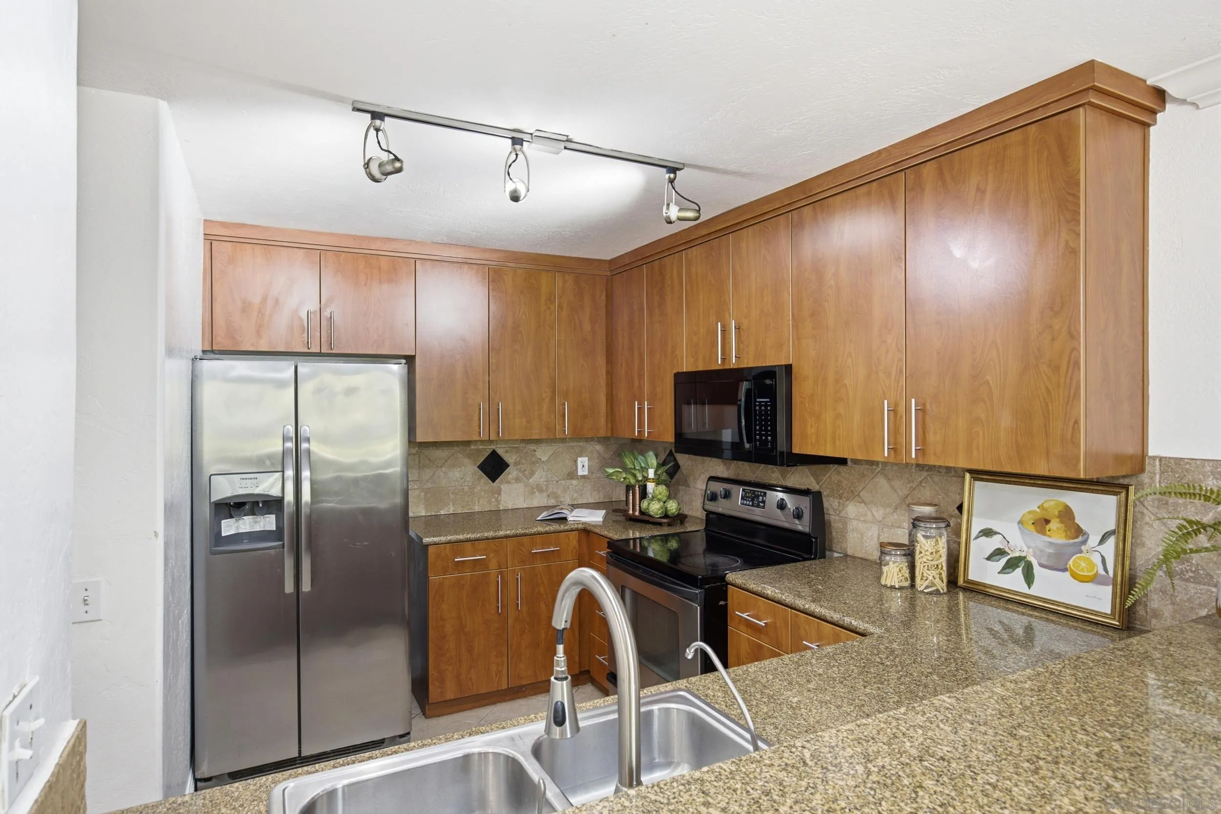 https://cdn.realtyfeed.com/cdn/127/260019323/69deb0119eab1a034ca2c1c484711830.webp