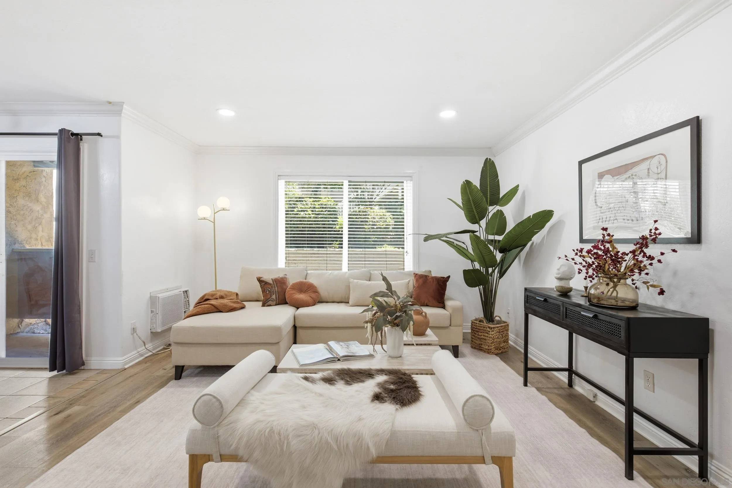 https://cdn.realtyfeed.com/cdn/127/260019323/d38e992b782dcc1b341df5cae8961fbf.webp
