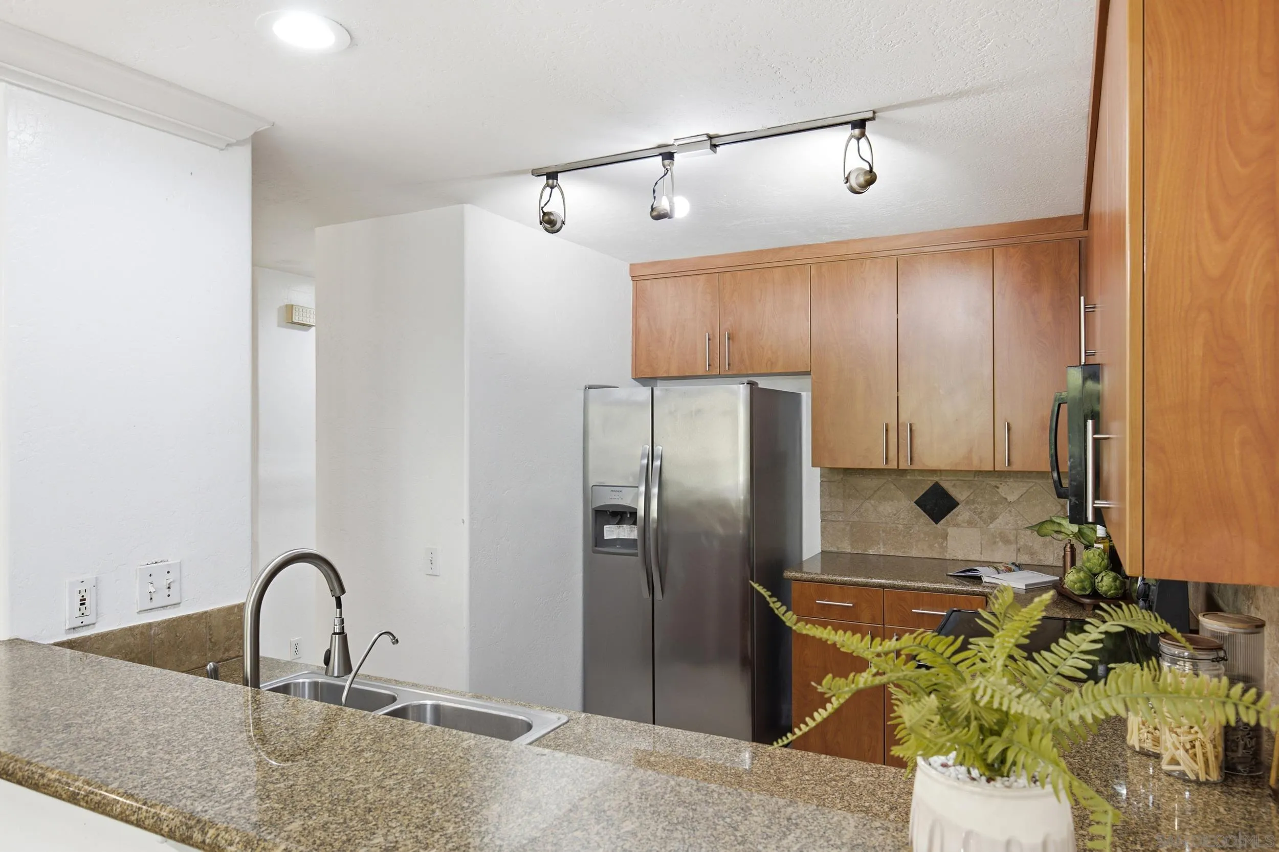 Photo #10: 260019323 Listing: Photo #10