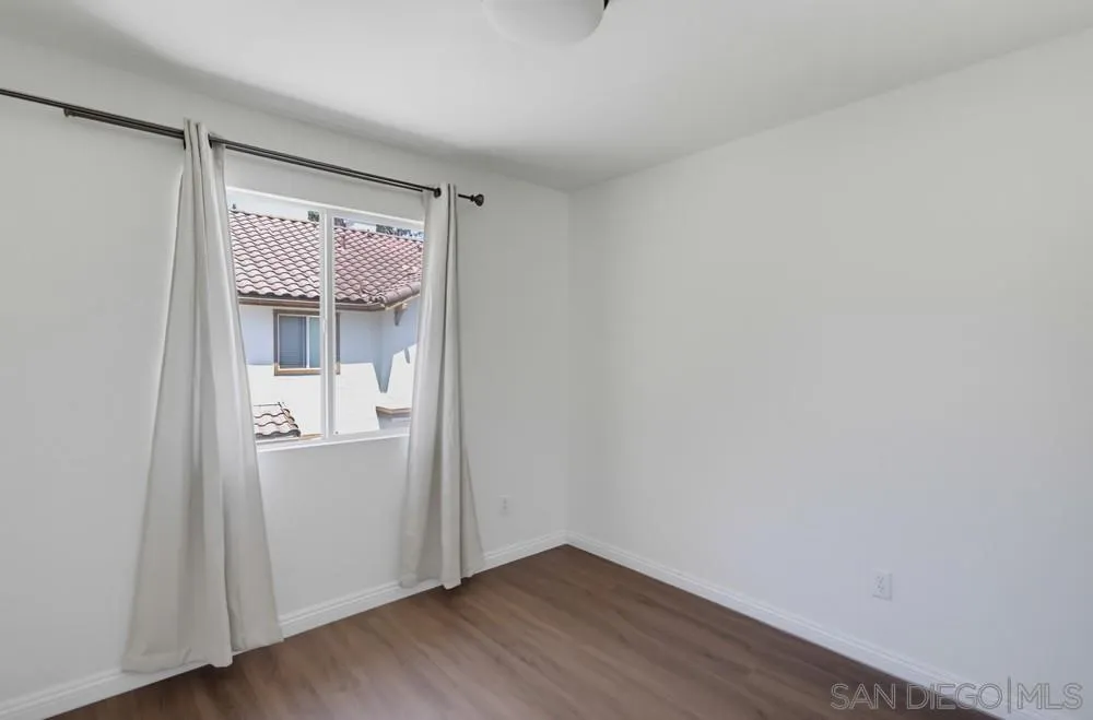 Photo #33: 260019324 Listing: Photo #33