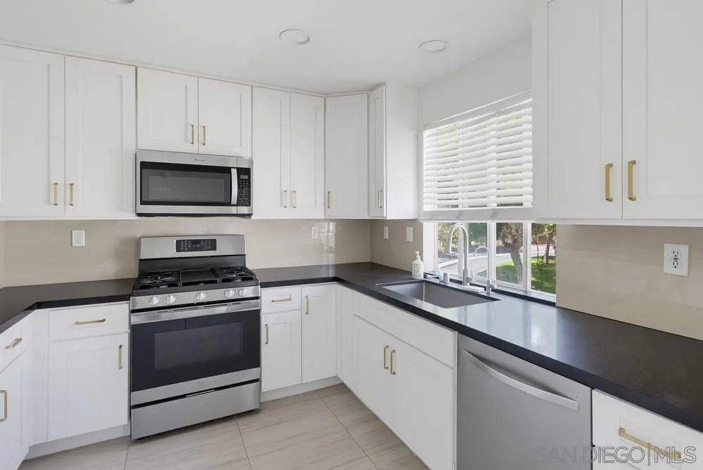 Photo #18: 260019324 Listing: Photo #18