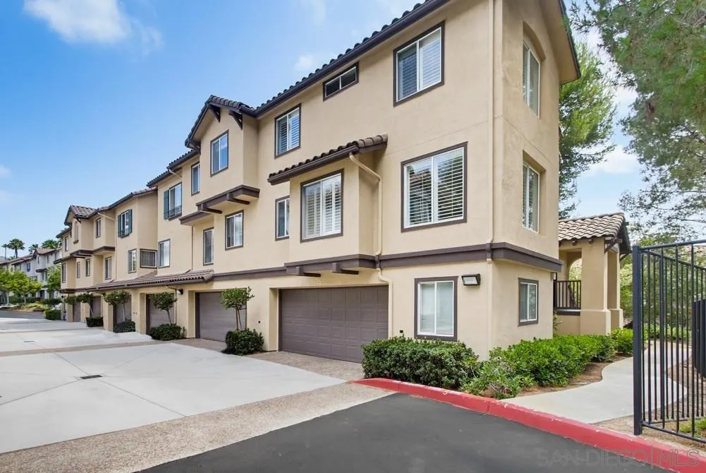Photo #1: 260019324 Listing: Photo #1