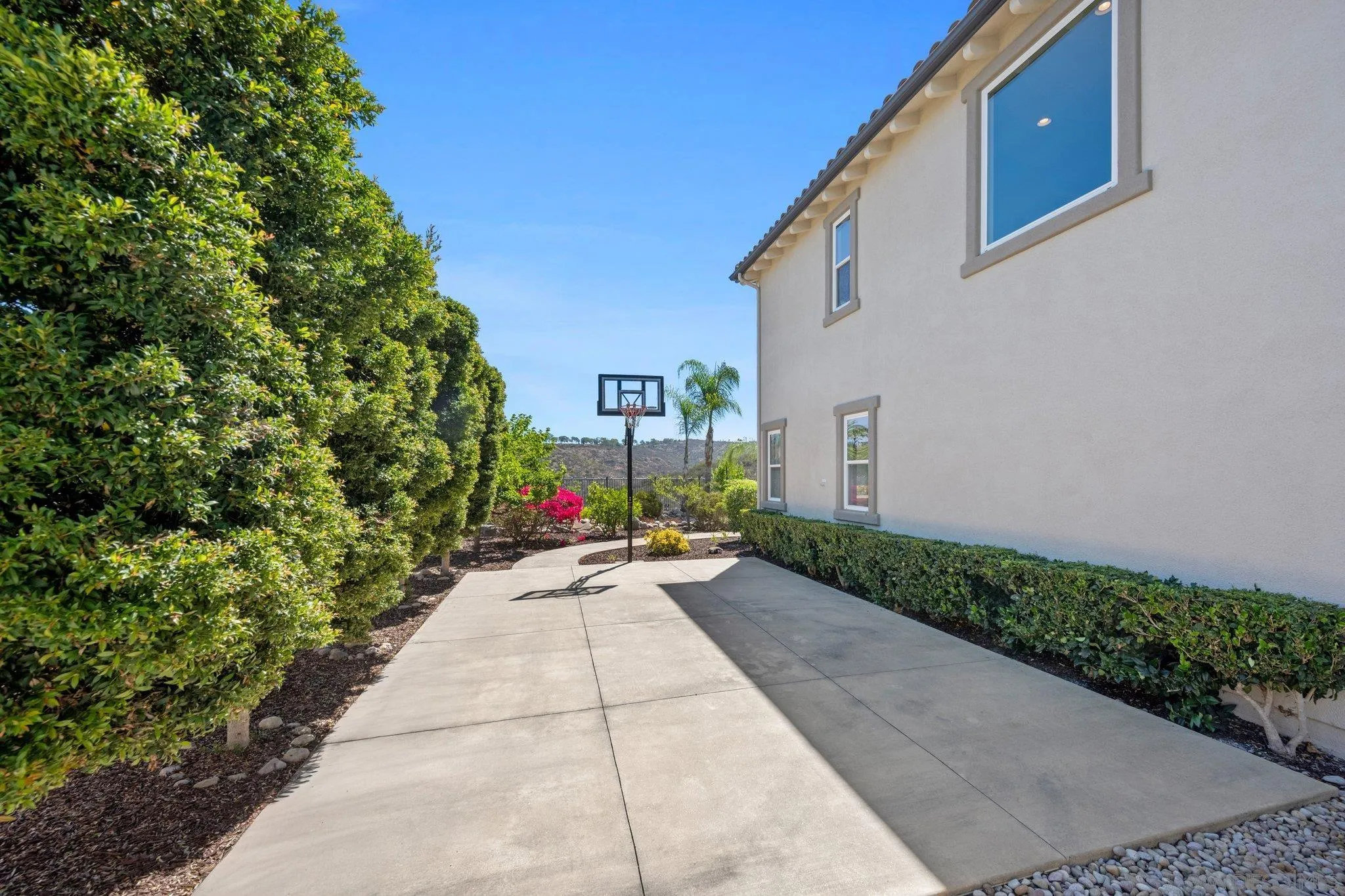 https://cdn.realtyfeed.com/cdn/127/260019325/2a6304d1239ae9911518ad8cc984b60b.webp