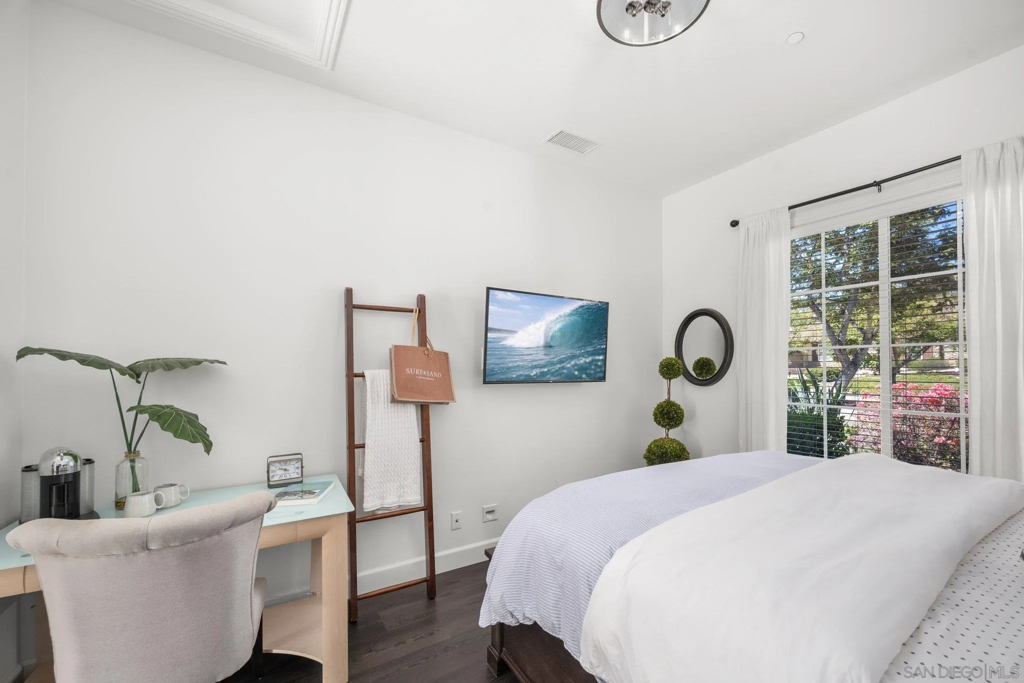 https://cdn.realtyfeed.com/cdn/127/260019325/37e5a5d5c8a55de0d9c3d8982874c5fb.webp
