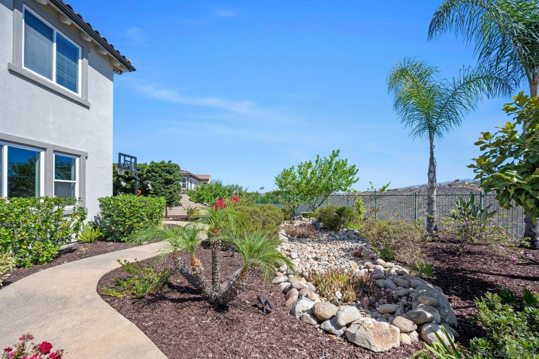 https://cdn.realtyfeed.com/cdn/127/260019325/3f049fc1487d008130ba43687582d1a9.webp
