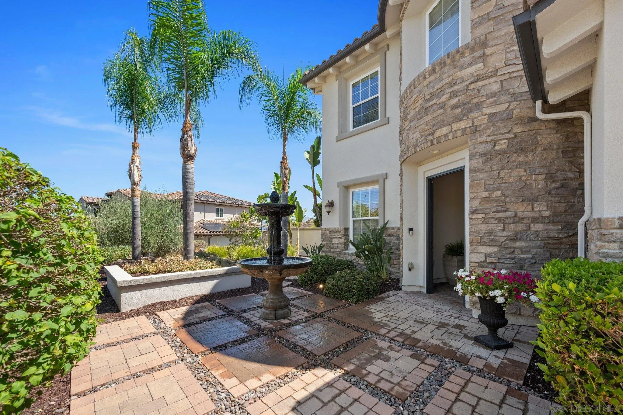 https://cdn.realtyfeed.com/cdn/127/260019325/543893a27b120ec16bfbfcd63f05b48e.webp