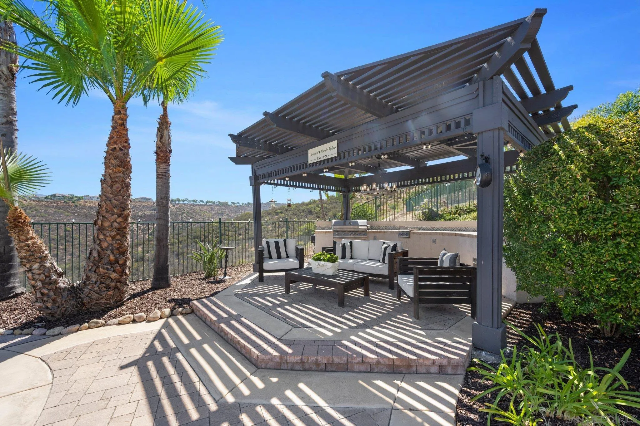 https://cdn.realtyfeed.com/cdn/127/260019325/81693bc812e78130ed1b670a4e480824.webp