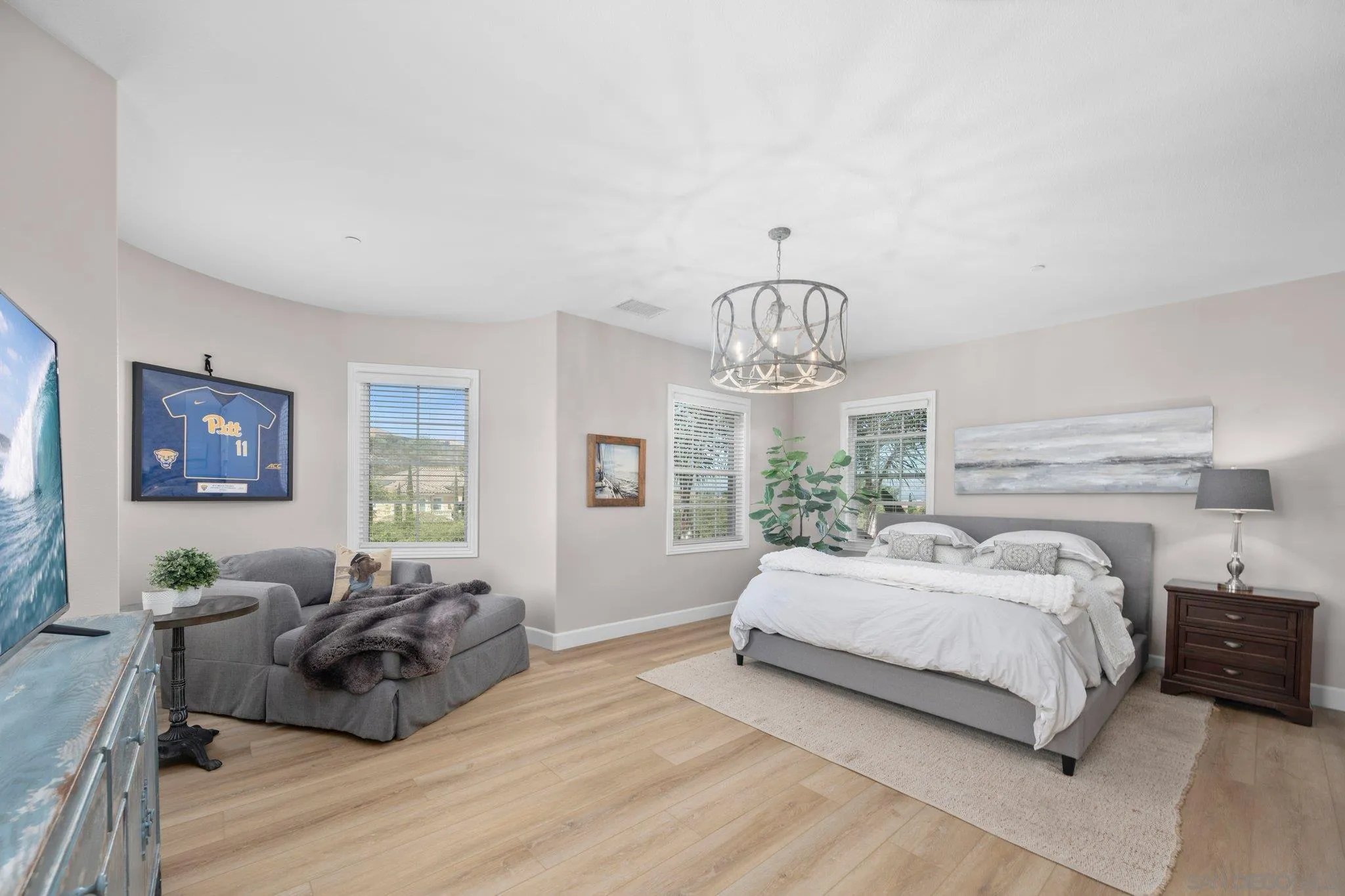 https://cdn.realtyfeed.com/cdn/127/260019325/bd19e8d010dc673b3d9148e92931c19e.webp