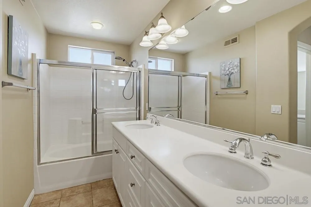 Photo #32: 260019330 Listing: Photo #32