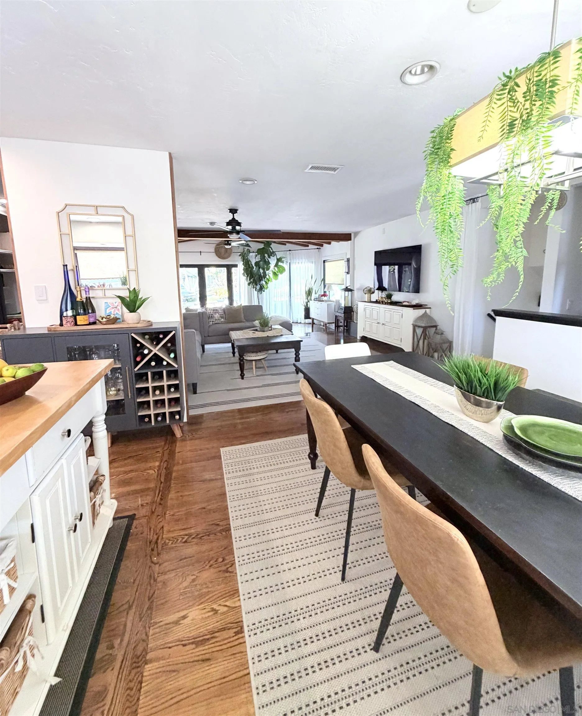 https://cdn.realtyfeed.com/cdn/127/260019332/19bbdf9b089b5065c7256f04f9d53c94.webp