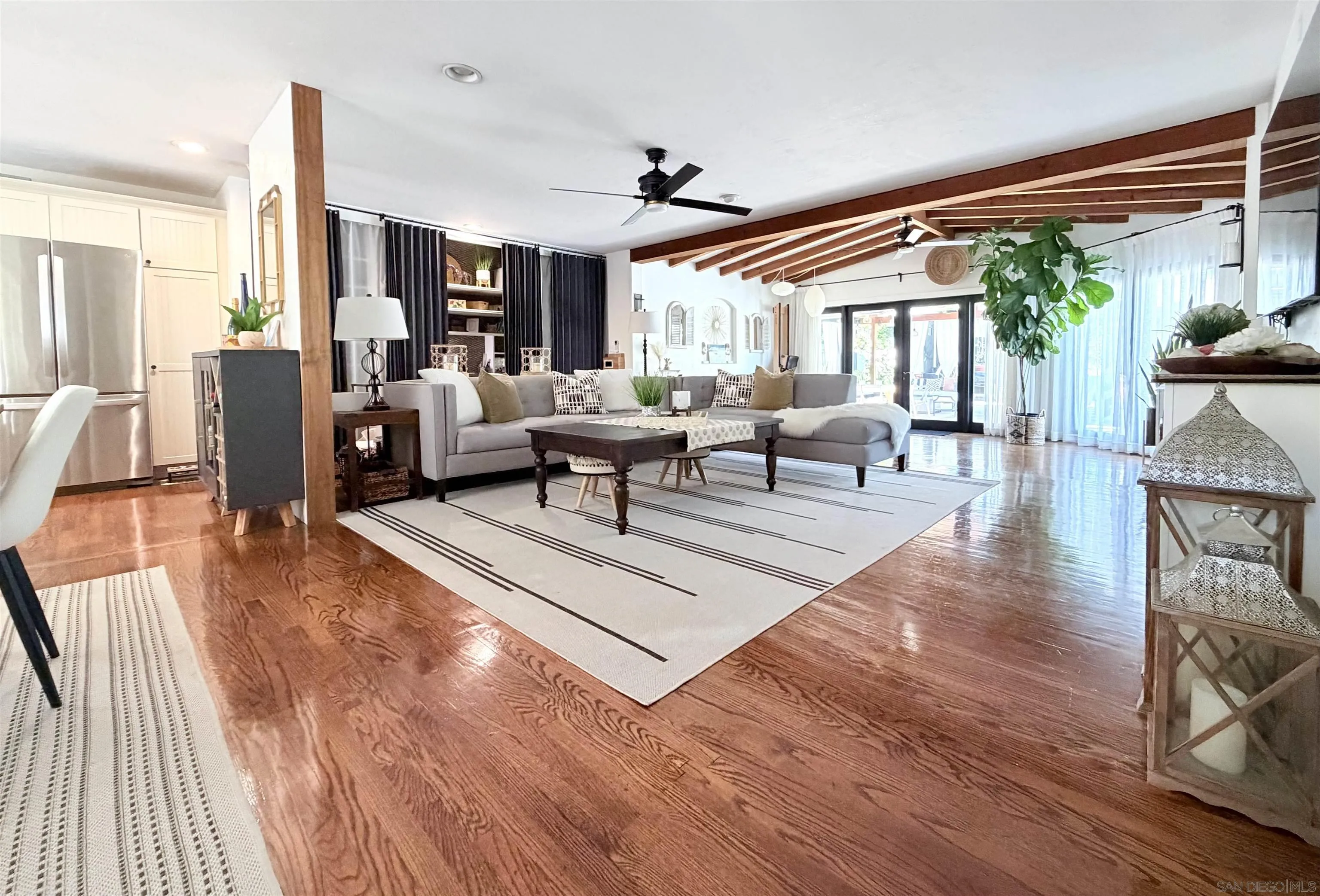 https://cdn.realtyfeed.com/cdn/127/260019332/93320f7d0bf92fa853f78347bf36d106.webp