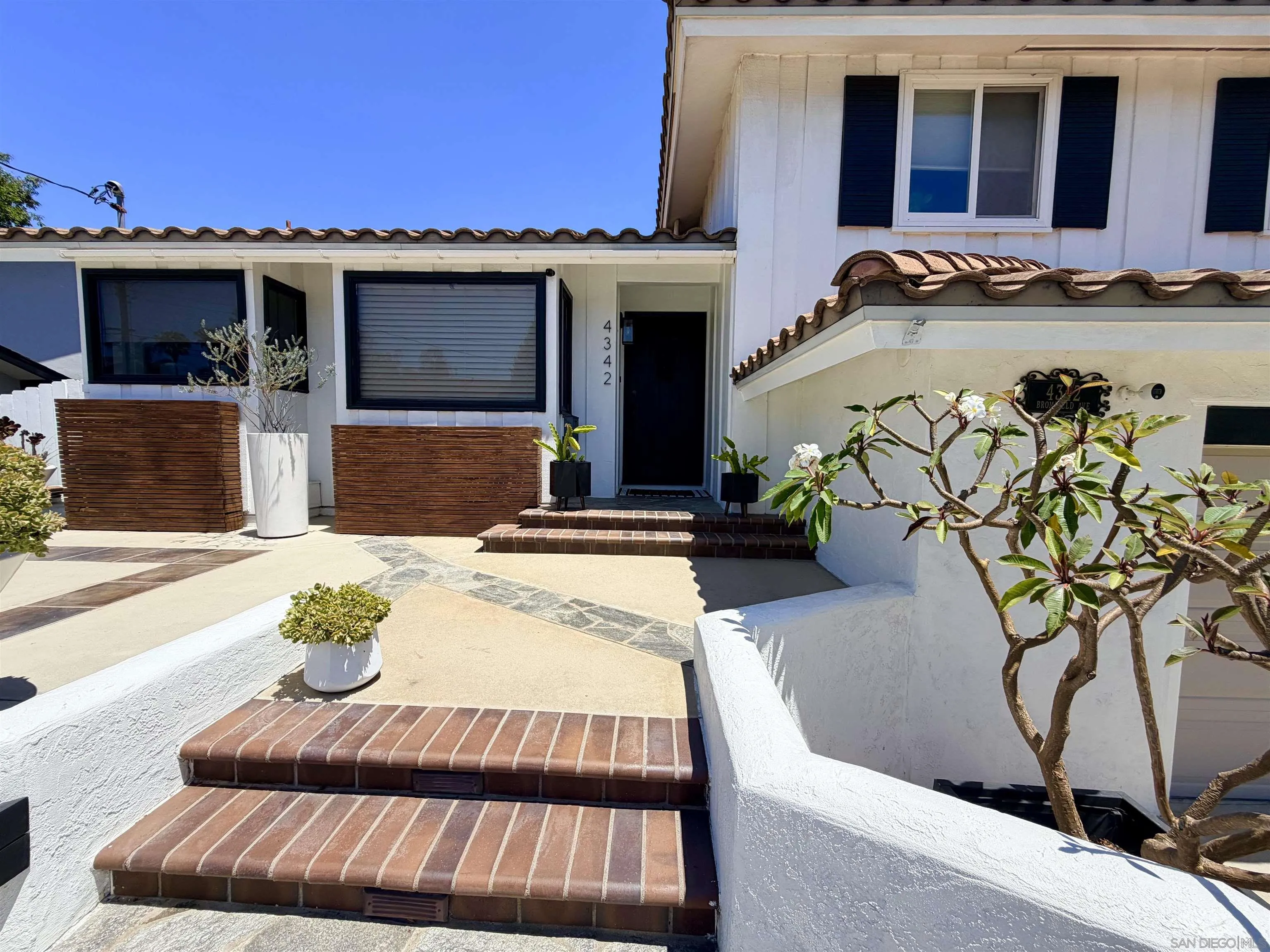 https://cdn.realtyfeed.com/cdn/127/260019332/d66b6f1497e8397656f12118a9919dd2.webp
