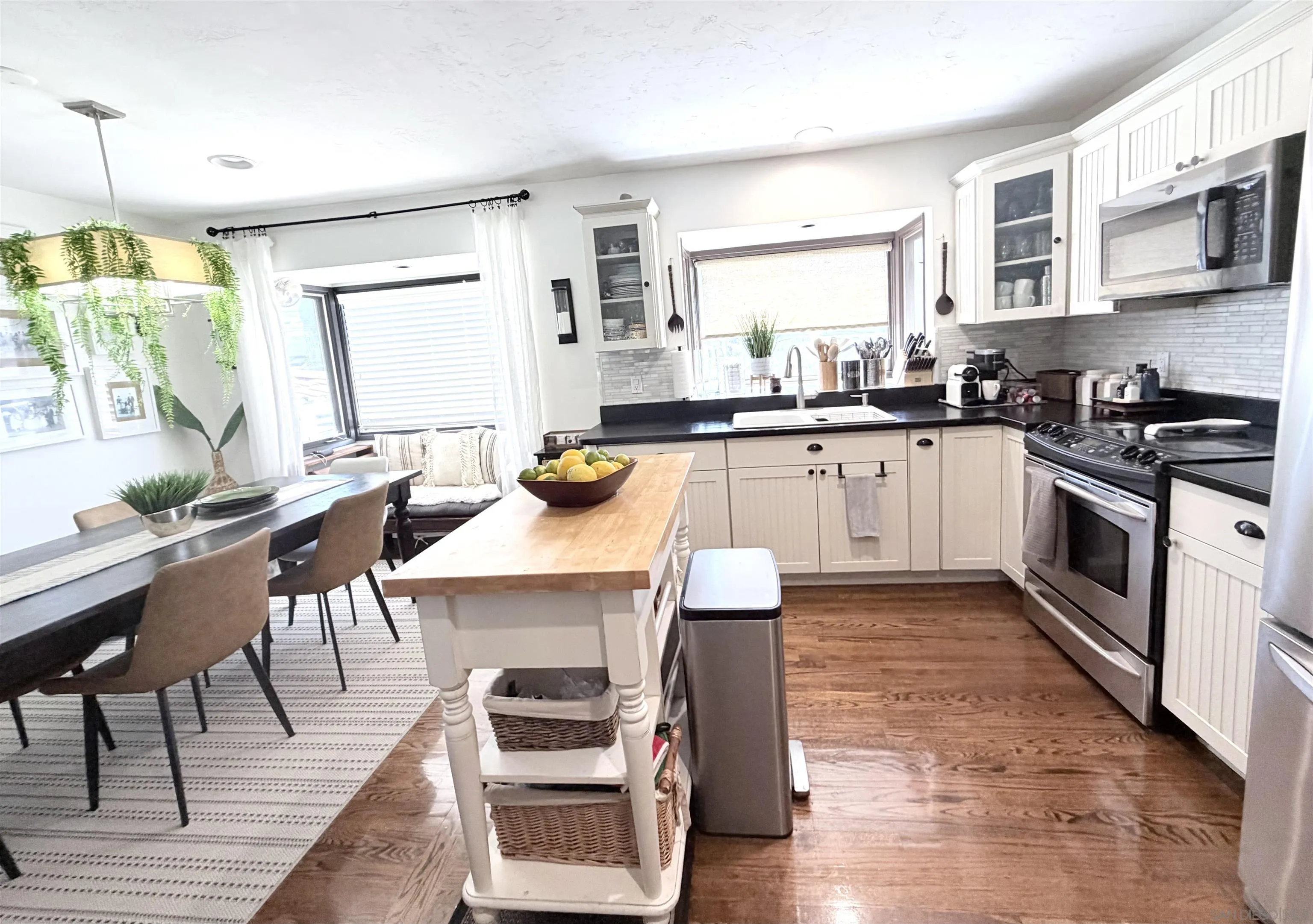 https://cdn.realtyfeed.com/cdn/127/260019332/e0b903e2e433fa65193c18a08cbb1564.webp